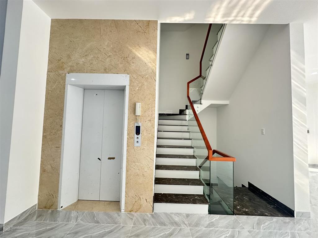 Cho thuê biêt thự himlam 7.5x20m2 tk văn phòng + có tm lk khuôn viên giá 65tr  0908 935 ***