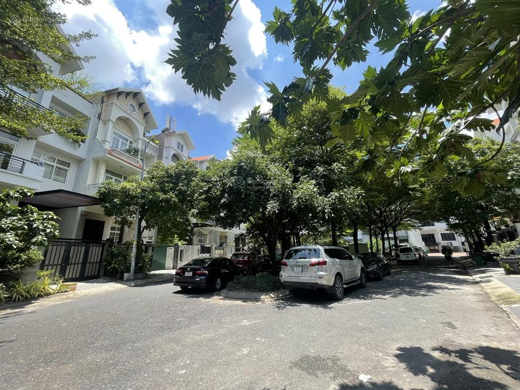 Cho thuê biêt thự himlam 7.5x20m2 tk văn phòng + có tm lk khuôn viên giá 65tr  0908 935 ***