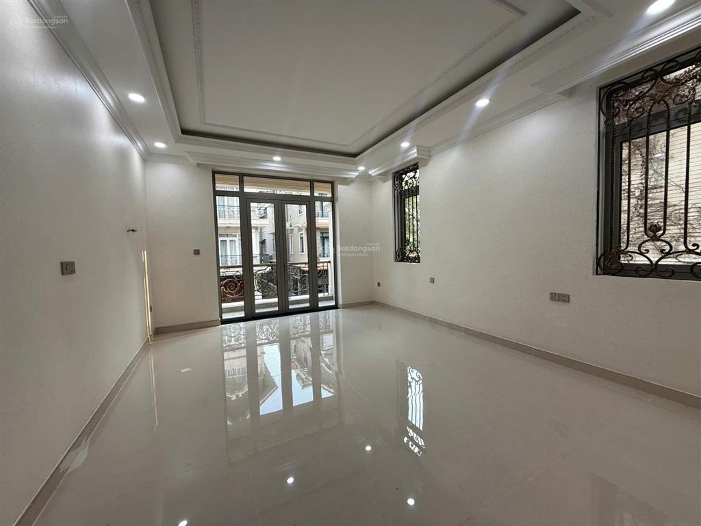 Cho thuê biệt thự himlam siêu cao cấp mới 100% thiết bị hiện đại + có tm giá 100tr  0908 935 ***