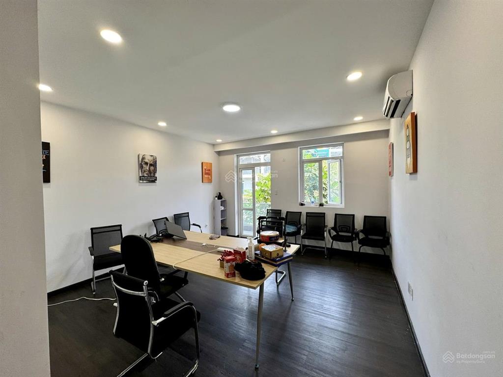 Cho thuê nhà phố tk văn phòng kdc himlam nhà sạch sẽ + mới dt 5x20m2 giá 55tr/th  0908 935 ***