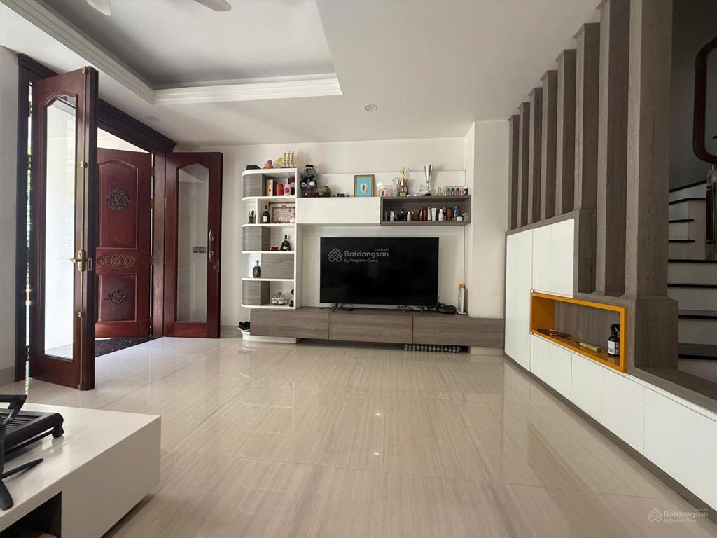 Cho thuê nhà phố himlam cao cấp full nội thất, có thang máy 5pn + 5wc giá 60tr  0908 935 ***