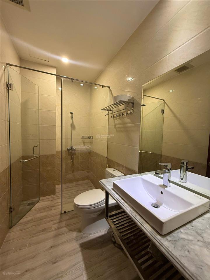 Cho thuê nhà phố himlam cao cấp full nội thất, có thang máy 5pn + 5wc giá 60tr  0908 935 ***