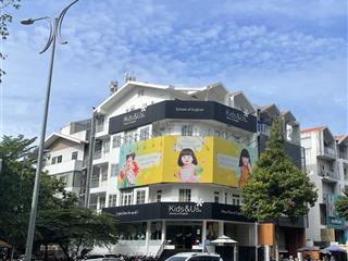 Cho thuê căn góc 2 mt đắc địa đ.nguyễn thị thập himlam 200m2 có thang máy giâ 190tr  0908 935 ***