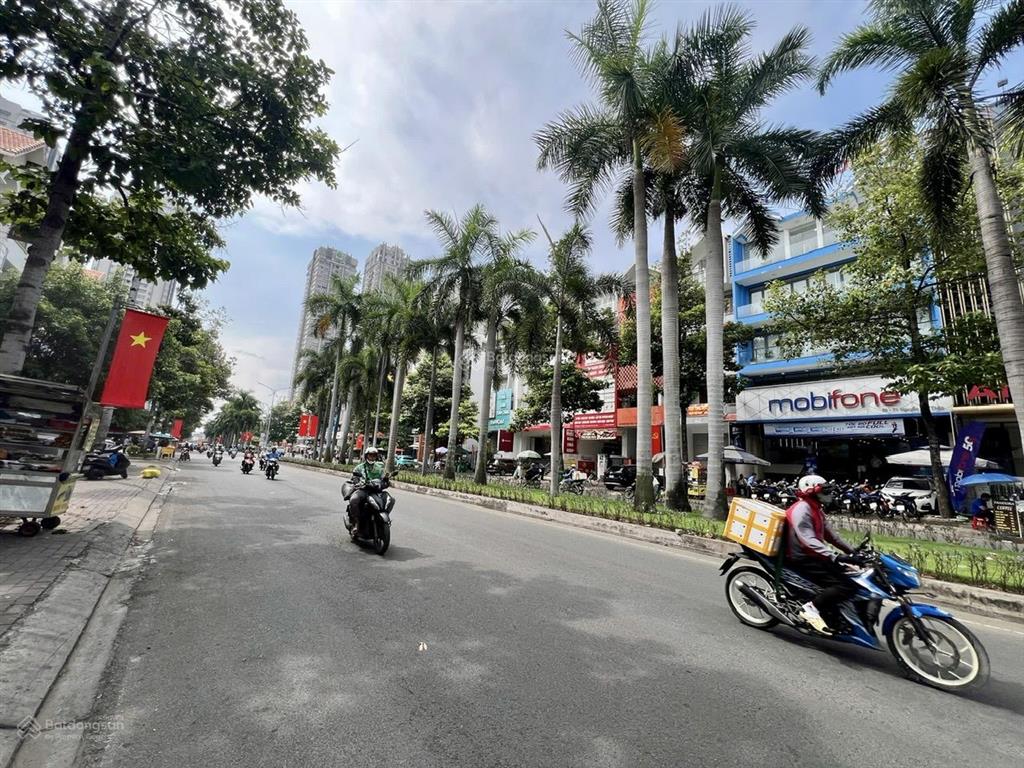 Cho thuê vị trí vip nhất đ.nguyễn thị thập hợp khối 10x20m2 tkvp, có tm giá 280tr  0908 935 ***