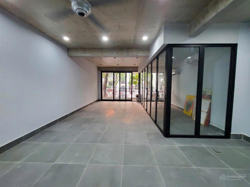 Cho thuê nhà phố thương mại tân quy đông đ.số 65 dt 6x20m2 tkvp, mới giá 70tr  0908 935 ***