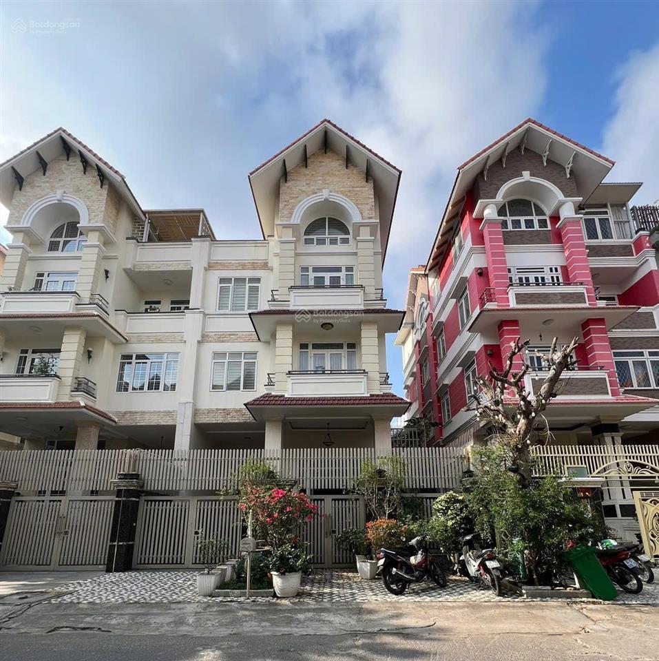 Cho thuê biệt thự himlam 10x20m2 có thang máy + full nội thất giá 90tr  0908 935 ***