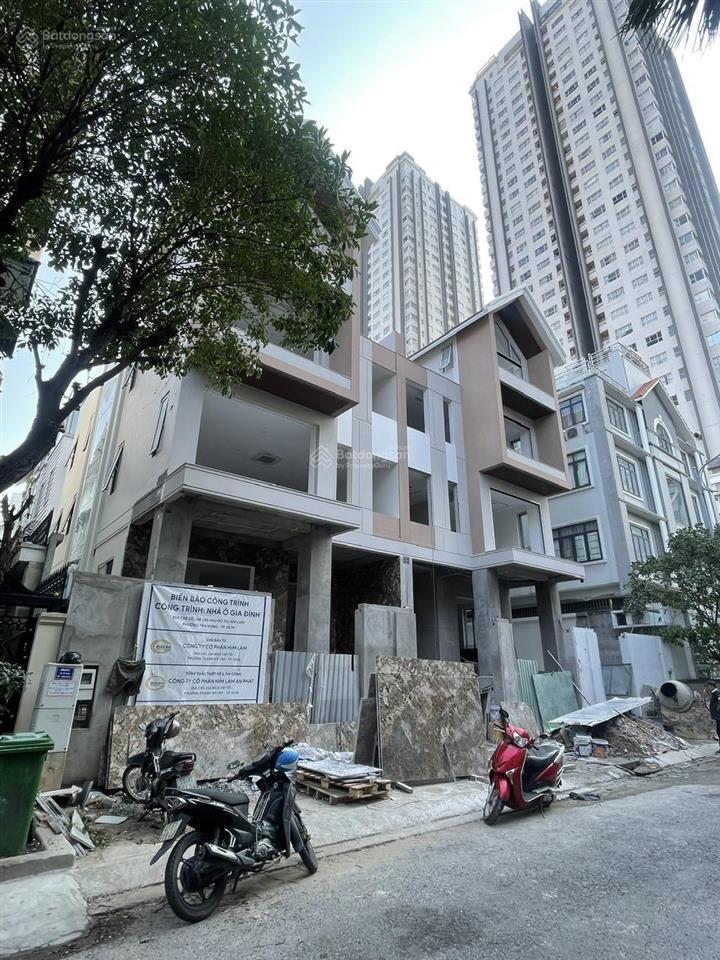 Cho thuê biệt thự himlam mới 100%, thiết bị hiên đại, máy lạnh âm trần giá 140tr/th  0908 935 ***
