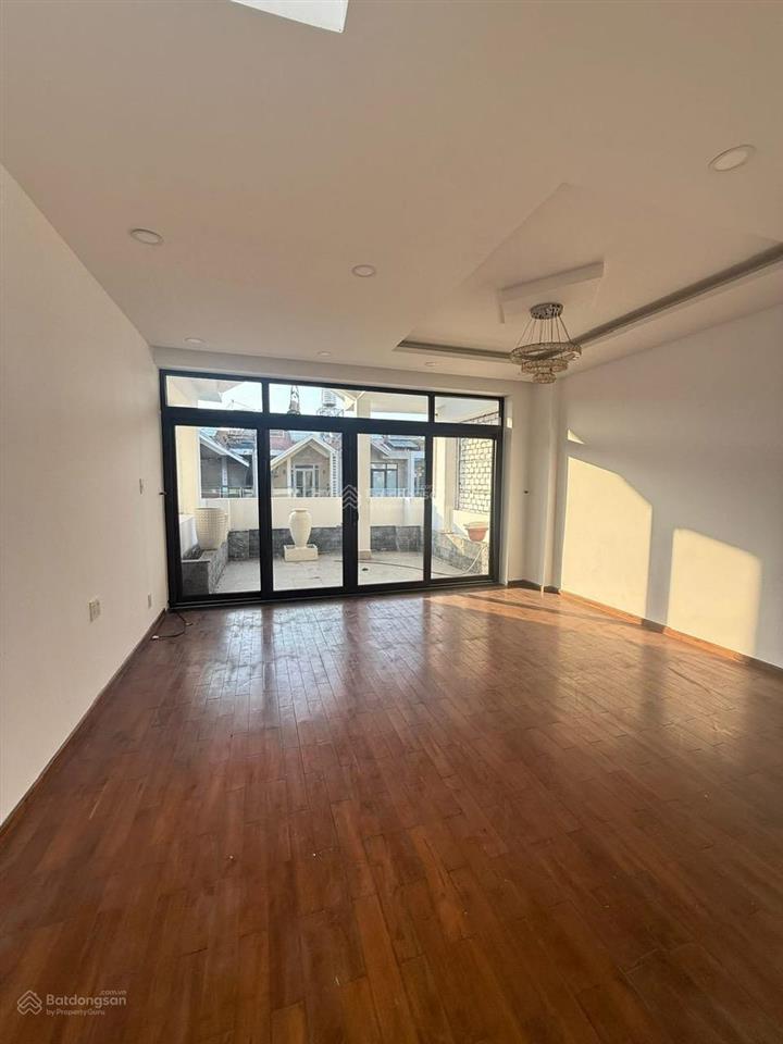Bán nhà phố đ.14m kđt himlam dt 5x20m2 nội thất full, hướng t giá 28,5 tỷ  0908 935 ***