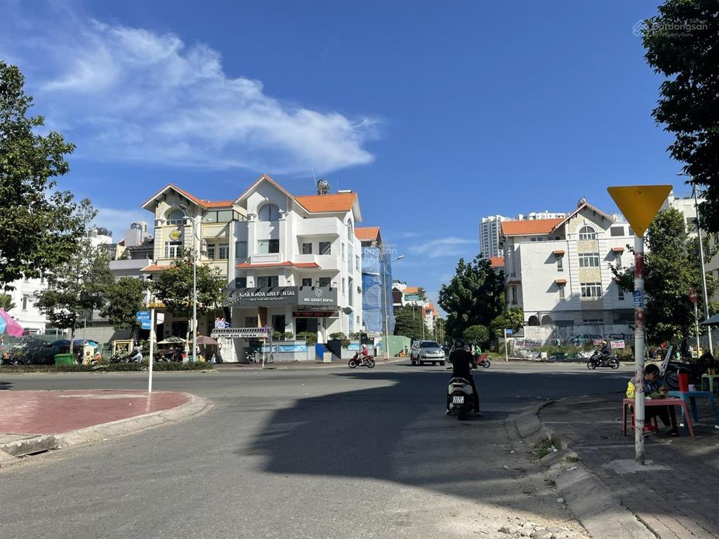 Bán 51 tỷ nhà căn góc 2 mặt tiền kdc himlam kề nguyễn thị thập 137,5m² có tm + hđt  0908 935 ***