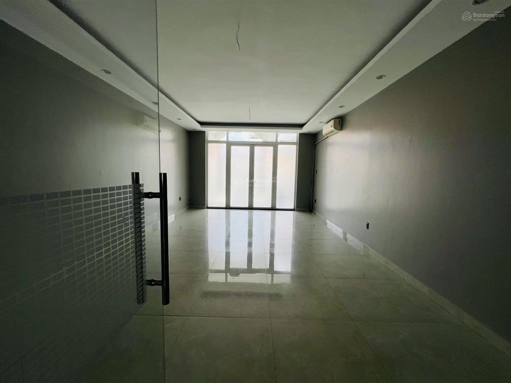 Giám 500tr bán nhanh nhà phố himlam dt 5x20m2 có tm, kề hoàng trọng mậu gb 28,5 tỷ  0908 935 ***