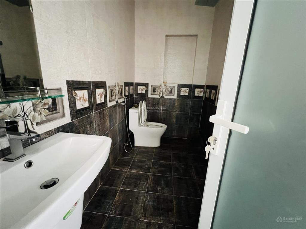 Giám 500tr bán nhanh nhà phố himlam dt 5x20m2 có tm, kề hoàng trọng mậu gb 28,5 tỷ  0908 935 ***