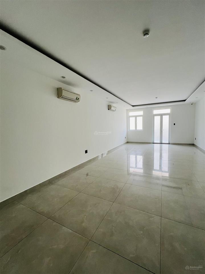 Giám 500tr bán nhanh nhà phố himlam dt 5x20m2 có tm, kề hoàng trọng mậu gb 28,5 tỷ  0908 935 ***