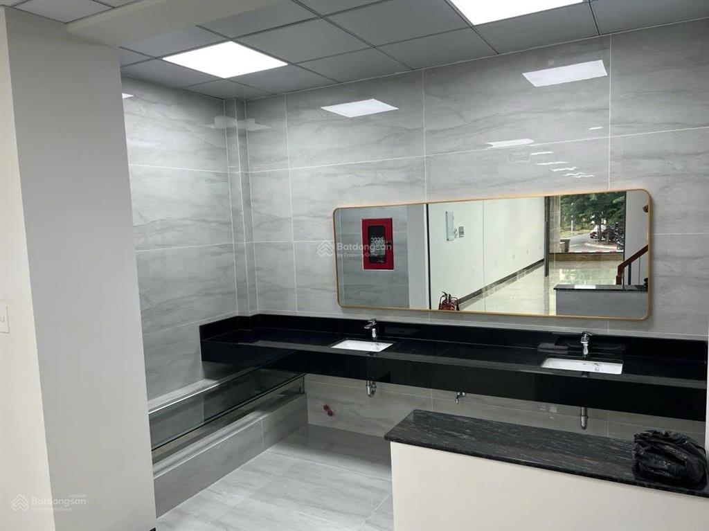 Bán nhanh 36,5 tỷ nhà phố mặt tiền đ.hoàng trọng mậu him lam có tm, pccc + sẵn hđt  0908 935 ***