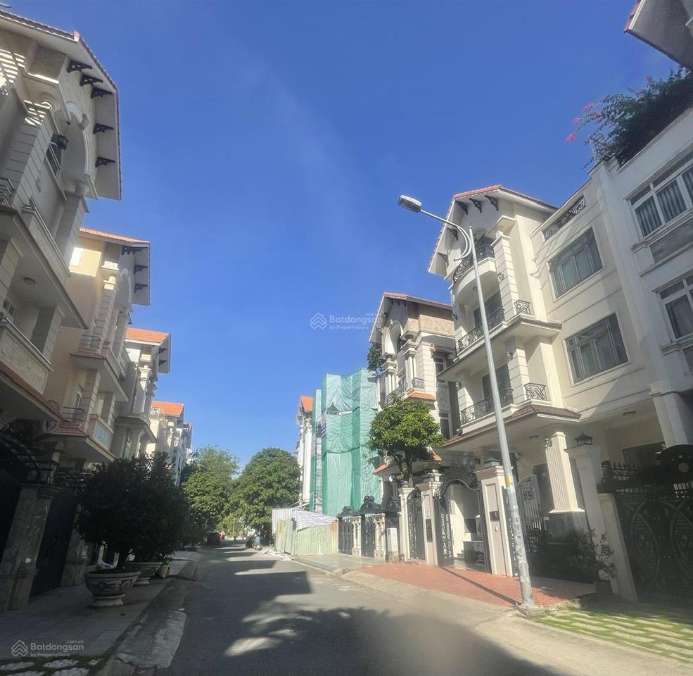 Hot bán gấp biệt thự 10x20m2 himlam mới 90% có sổ nhà tkvp, có thang máy giá 60 tỷ  0908 935 ***