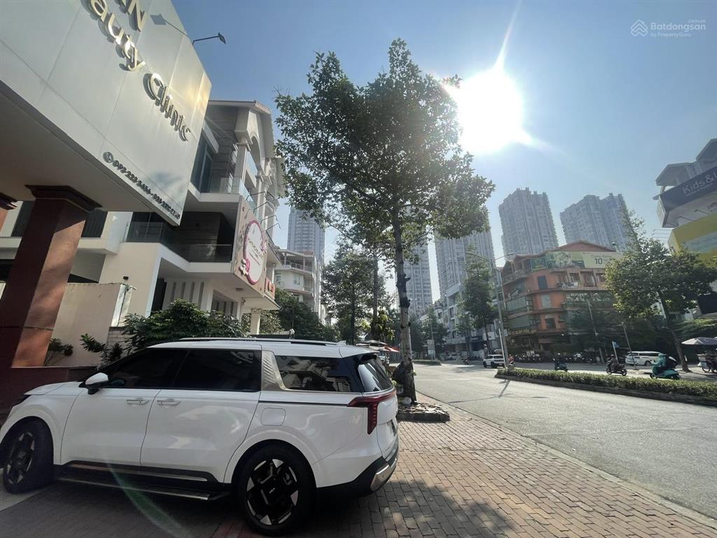 Bán biệt thự vip mt đ. nguyễn thị thập himlam dt 200m2 + hđt 170tr có tm gb 120 tỷ  0908 935 ***