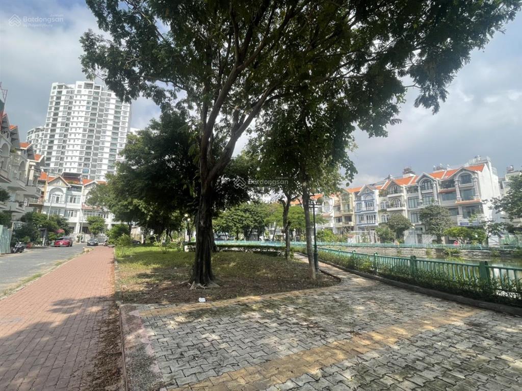 Bán 46,8 tỷ biệt thự himlam dt 7.5x20m2 mới xây, có tm có sổ view hồ khuôn viên 0908 935 ***
