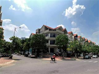 Hot cho thuê căn góc 2 mt siêu vip himlam dt 200m2 có thang máy giá 130tr  0908 935 ***