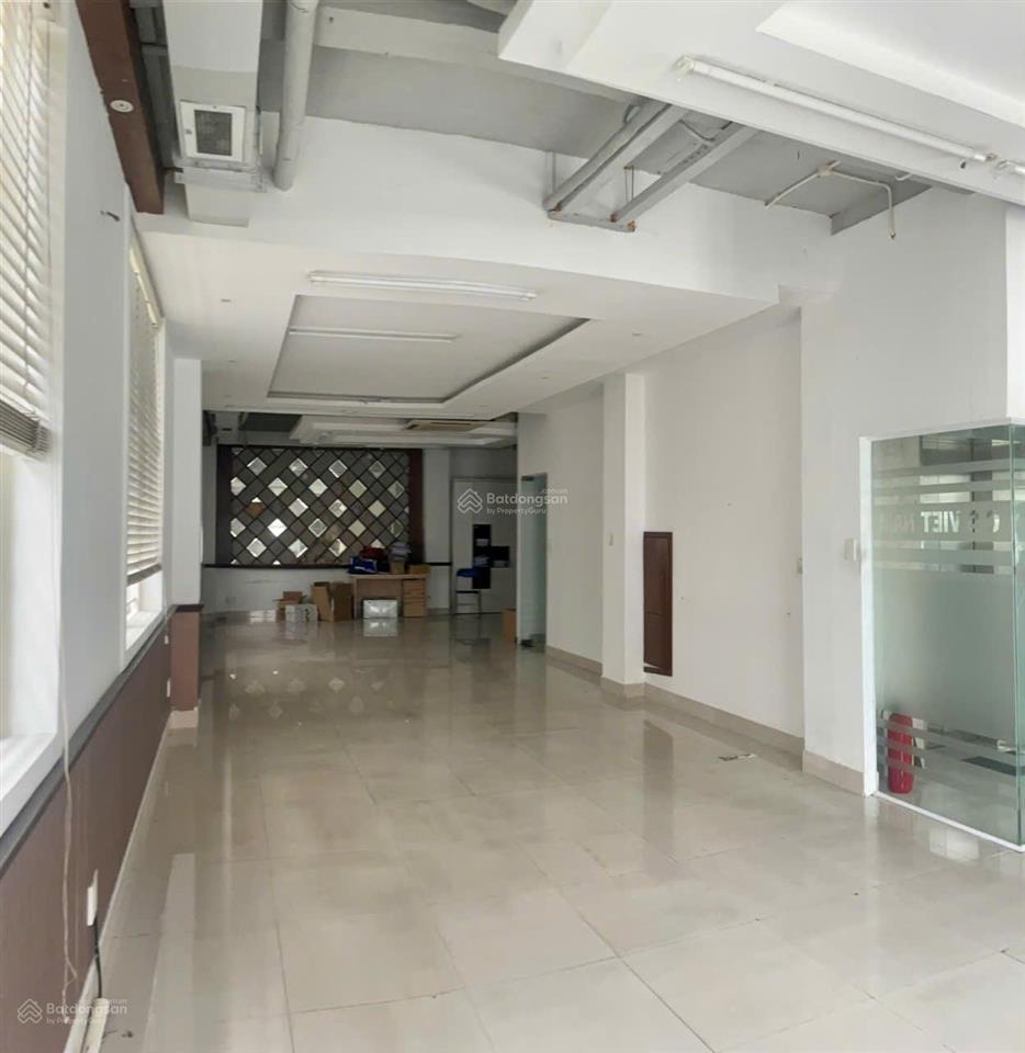 Cho thuê 200tr cặp biệt thự him lam dt 20x20m dtsd 1000m2 tk chuẩn vp, có tm  0908 935 ***