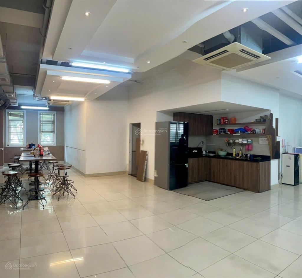 Cho thuê 200tr cặp biệt thự him lam dt 20x20m dtsd 1000m2 tk chuẩn vp, có tm  0908 935 ***