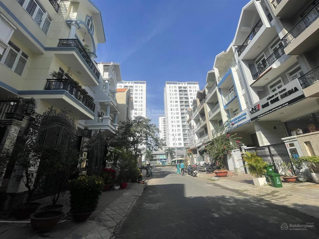 Bán nhà phố himlam cao cấp, lk mặt tiền, sẵn hđt, có thang máy gb 28,5 tỷ  0908 935 ***
