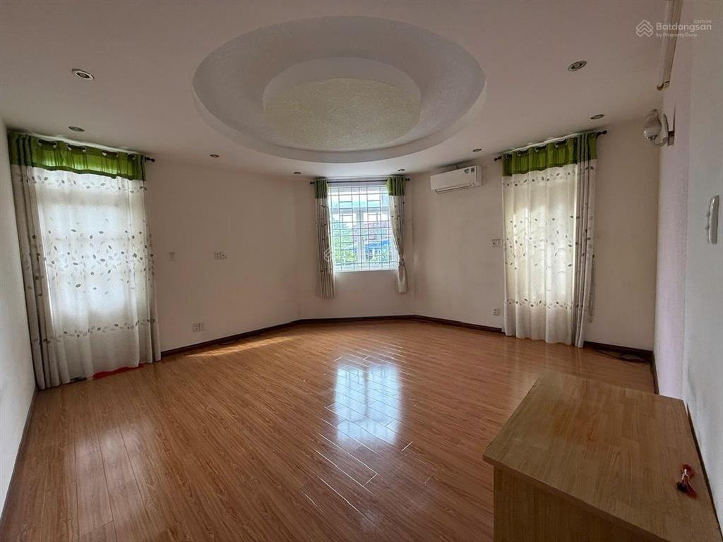 Gấp cần bán nhanh giảm mạnh 43 tỷ nhà căn góc 2 mt himlam có thang máy  0908 935 ***