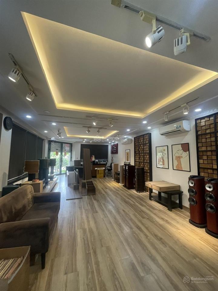 Bán nhà căn góc kề nguyễn thị thập himlam dt 137,5m2 có tm bán gấp 51 tỷ  0908 935 ***