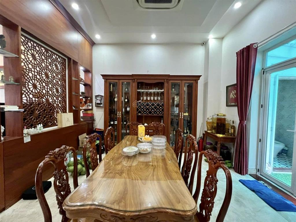 Cần bán biệt thự himlam gb 58 tỷ dt 10x20m2 đ.nội bộ 16m full nôi thất  0908 935 ***
