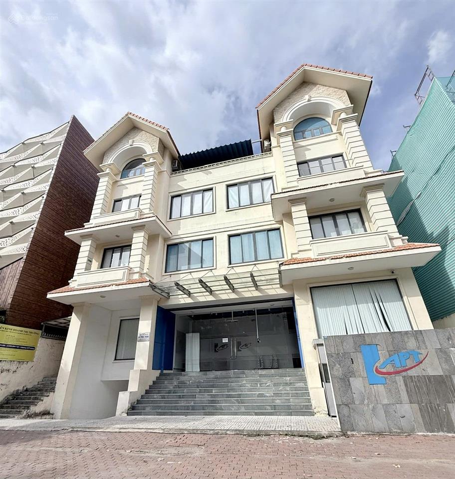 Cho thuê tòa nhà 20x20m mt đ. nguyễn thị thập đủ công năng pccc, tm giá 280tr  0908 935 ***