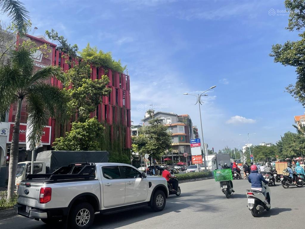 Cho thuê nhà phố cao cấp có thang máy đ. hoàng trọng mậu him lam giá tốt 65tr/th,  0908 935 ***