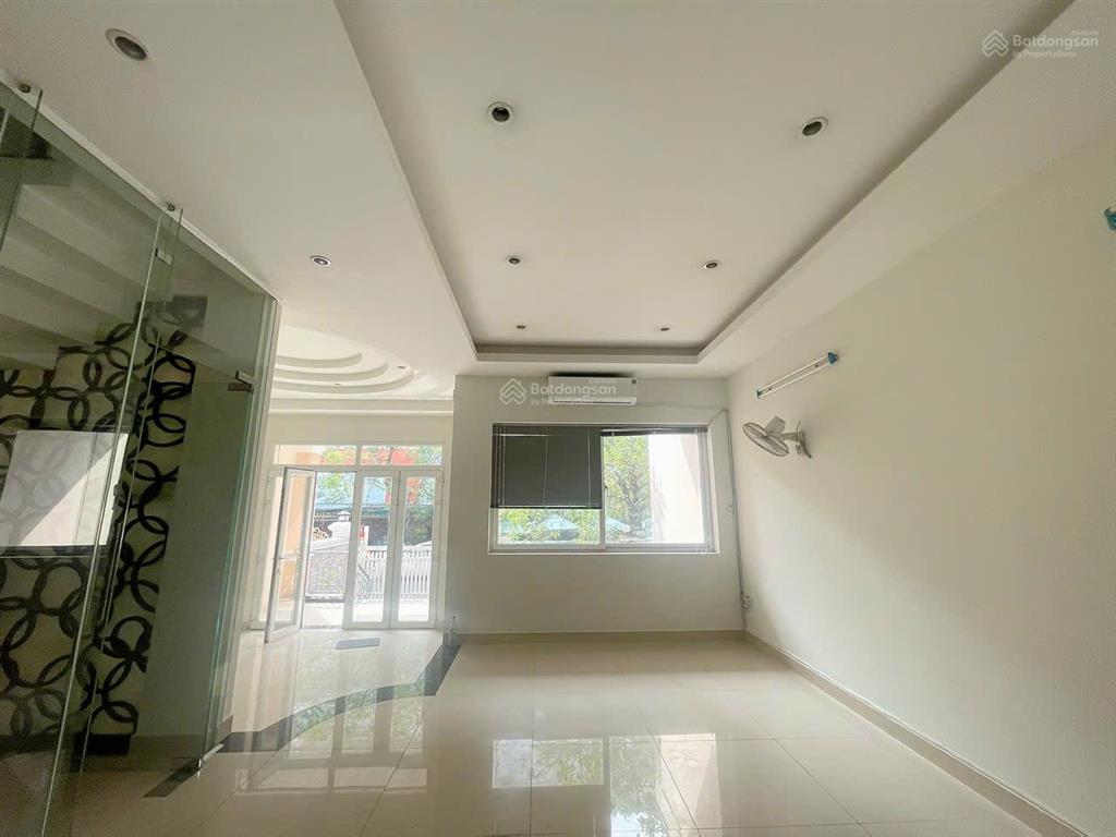 Bán 45 tỷ (tl) biệt thự 7.5x20m2 đ.số 9 himlam hướng t vị trí khan hiếm  0908 935 *** chính chủ