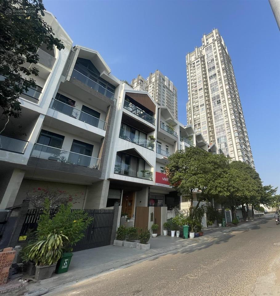 Nhà phố him lam kênh tẻ, cao cấp, tkvp bố trí đủ hòa, có thang máy giá 50tr  0908 935 ***