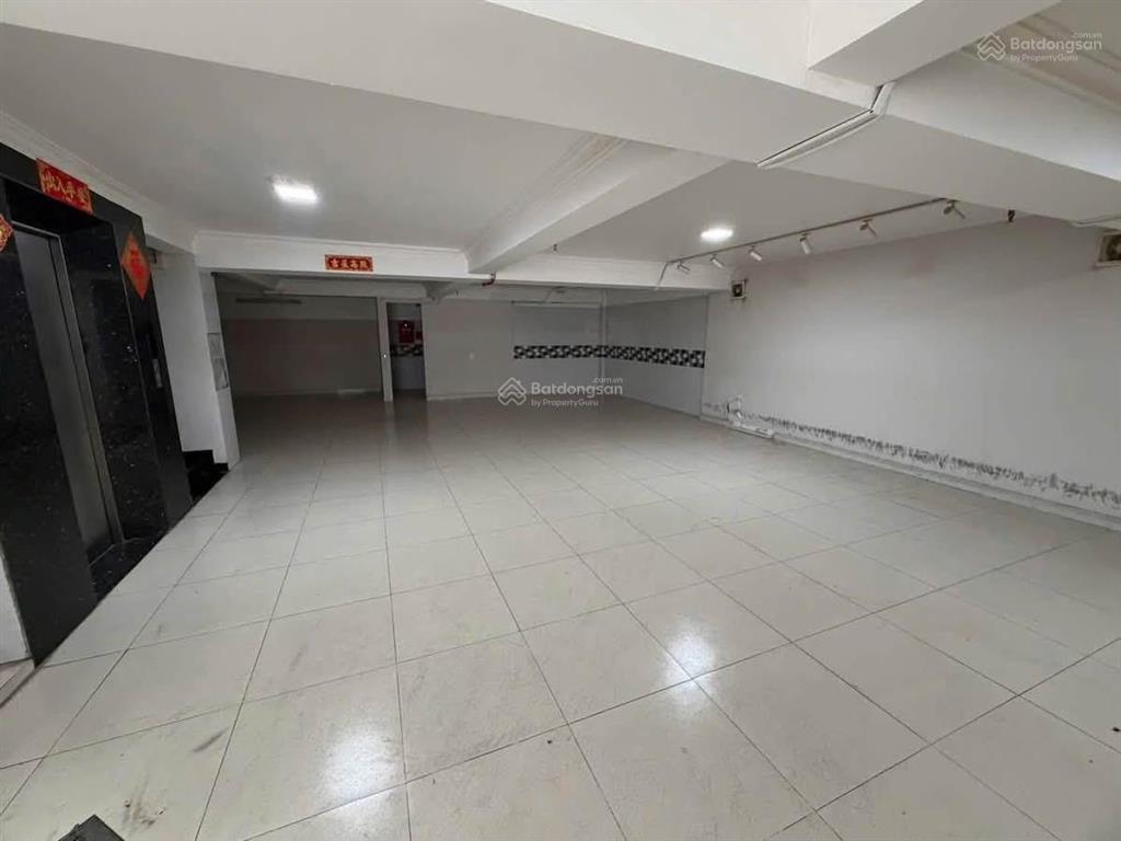 Căn góc 19x20m2 siêu đắc địa đ.hoàng trọng mậu himlam có thang máy, pccc giá 150tr  0908 935 ***