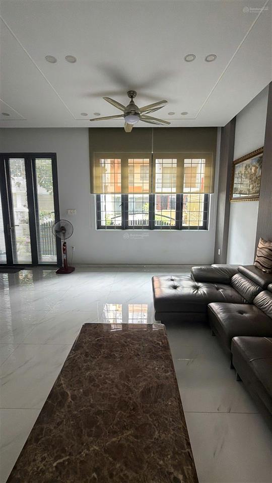 Bán biệt thự him lam 7.5x20m2 42 tỷ nhà full nội thất, có thang máy, hướng nam  0908 935 ***