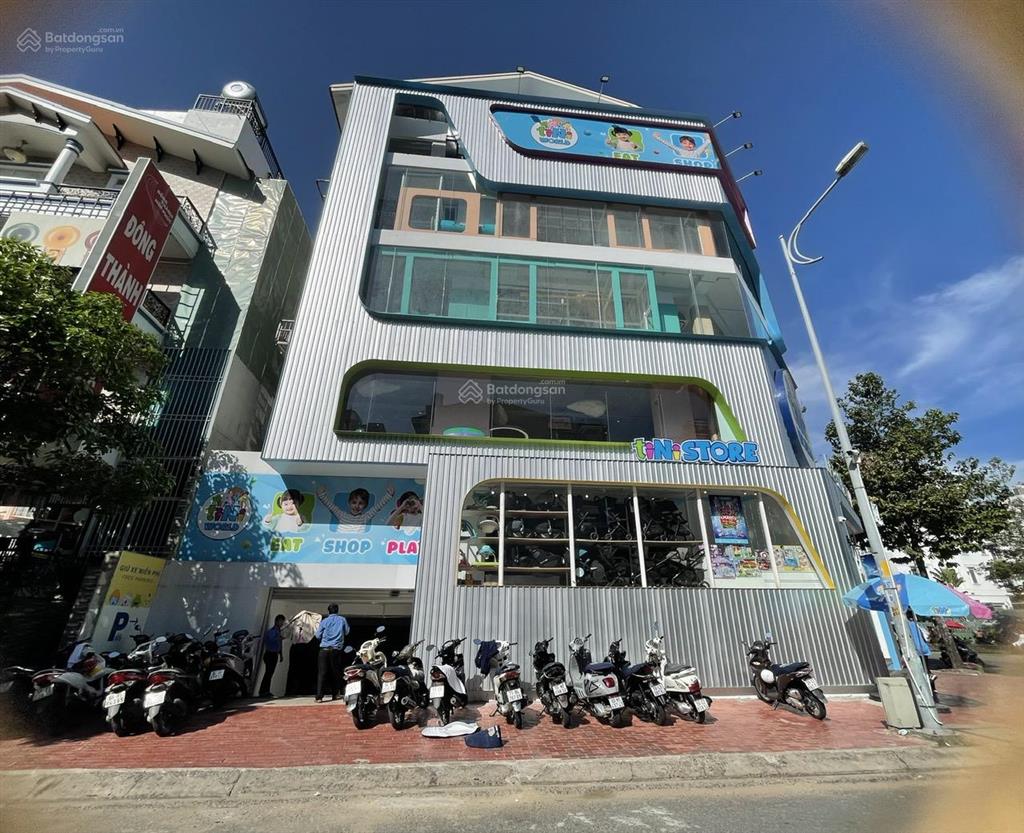 Cho thuê tòa nhà mt nguyễn thị thập himlam căn góc 237,5m2 trống suốt giá 300tr/th  0908 935 ***