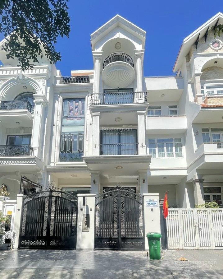 Bán biệt thự 150m2 có thang máy, full nội thất, đối diện khu gv. giá 45 tỷ (có tl)  0908 935 ***