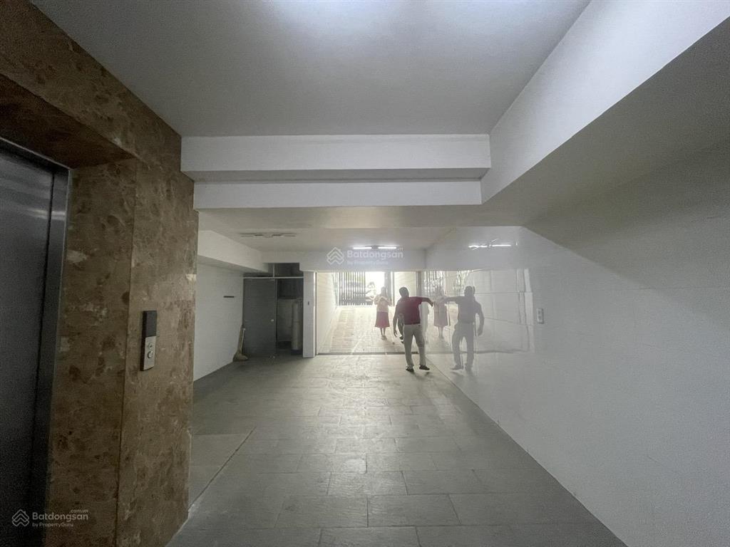 Bán 27,5 tỷ nhà phố 100m2 himlam cách mt hoàng trọng mậu vài căn  0908 935 ***