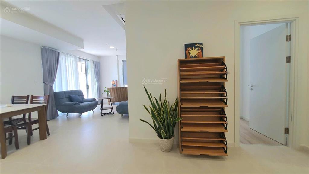 Hàng đẹp giá tốt, cho thuê 2pn2wc tháp a urban full nội thất cao cấp chỉ 15tr/tháng,  0777 673 ***