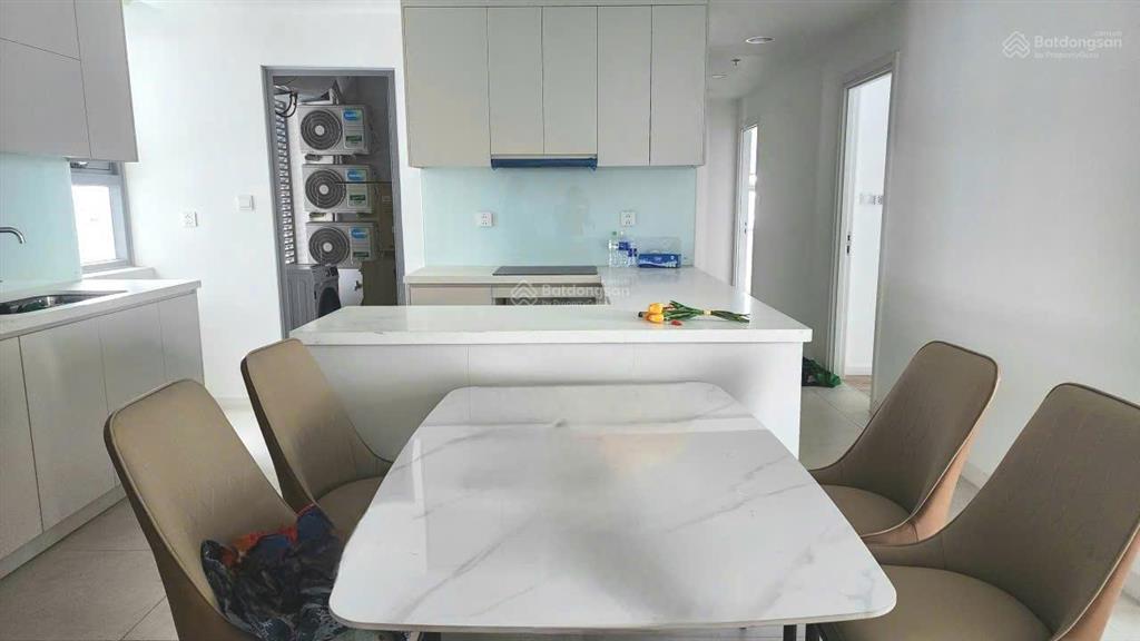 Nổi bật cho thuê căn 3pn urban full nội thất cao cấp chỉ 19tr/tháng có tl.  0777 673 ***