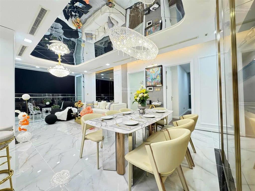 Cho thuê 4pn  160m2 park 2  giá 60tr view sông vinhomes central park