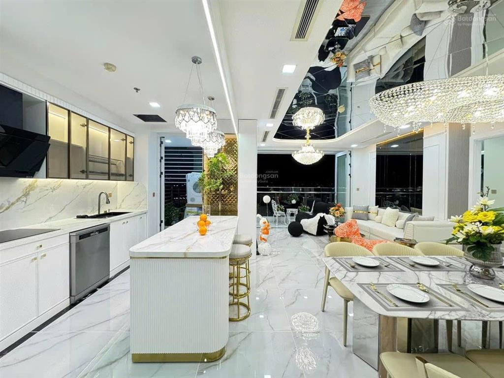 Cho thuê 4pn  160m2 park 2  giá 60tr view sông vinhomes central park