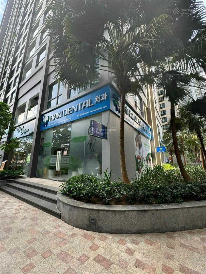 Cho thuê shophouse vinhomes tân cảng gần landmark 81 vị trí đẹp diện tích 190m2 cho thuê 110tr/th