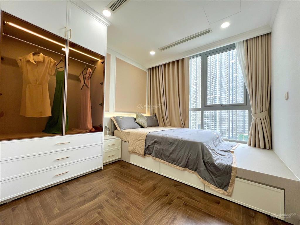 Bán cc vinhomes central park, 120m2, 3pn, 2wc, đầy đủ tiện nghi, uy tín