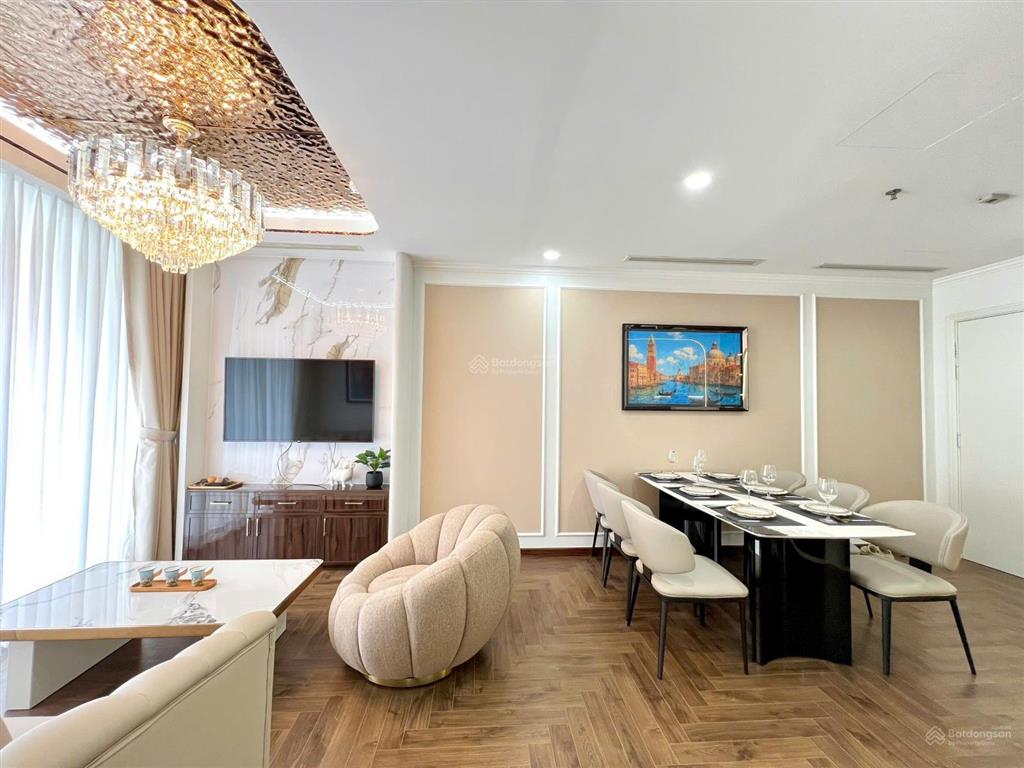 Bán cc vinhomes central park, 120m2, 3pn, 2wc, đầy đủ tiện nghi, uy tín