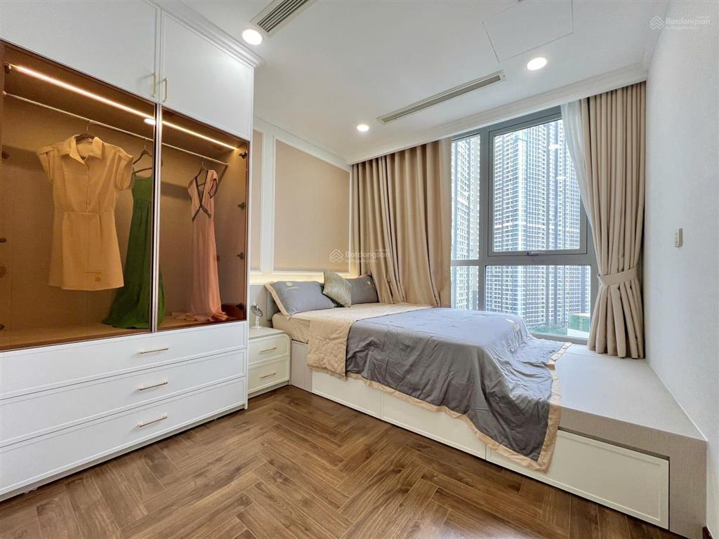 Bán cc vinhomes central park, 120m2, 3pn, 2wc, đầy đủ tiện nghi, uy tín