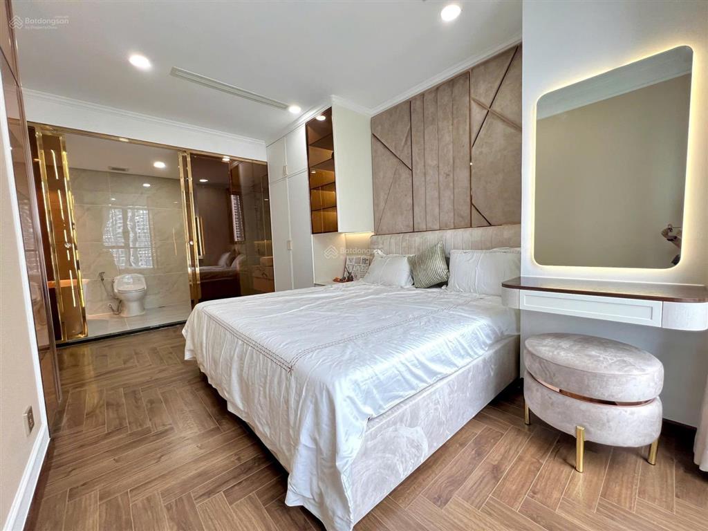 Bán cc vinhomes central park, 120m2, 3pn, 2wc, đầy đủ tiện nghi, uy tín