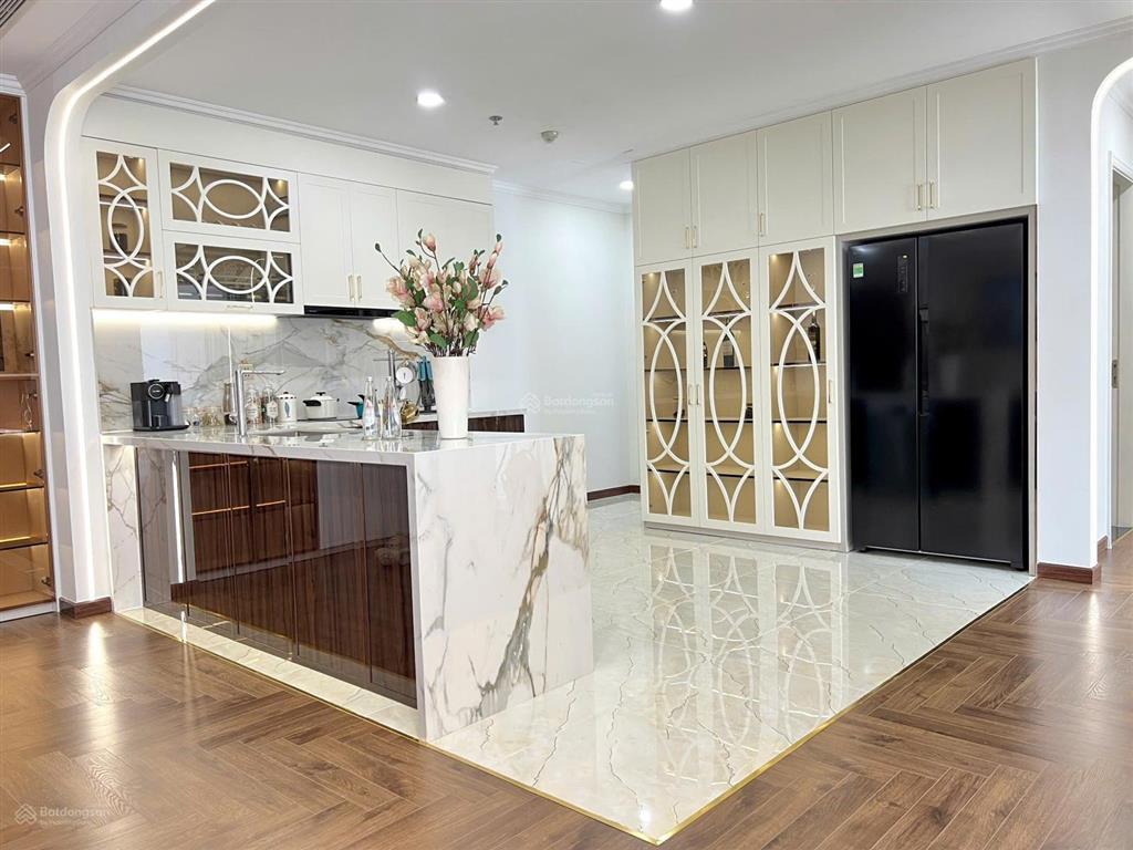 Bán cc vinhomes central park, 120m2, 3pn, 2wc, đầy đủ tiện nghi, uy tín