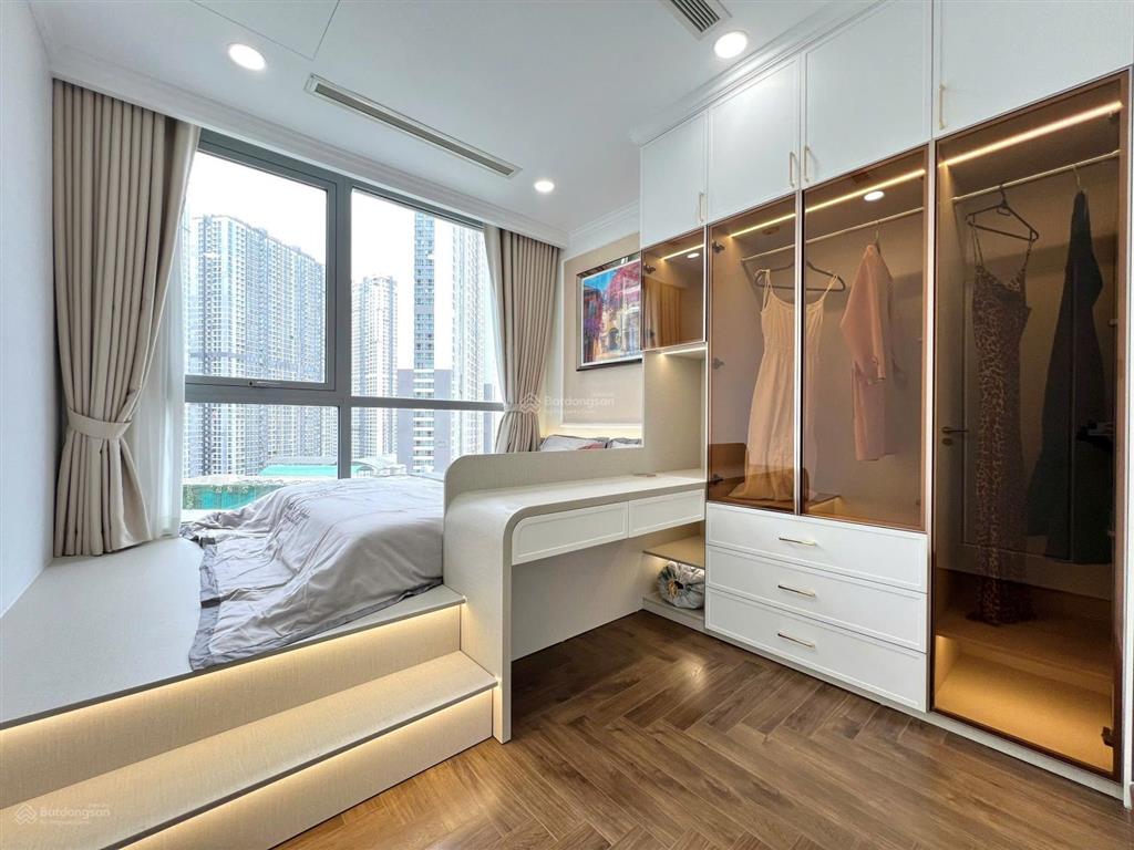 Bán cc vinhomes central park, 120m2, 3pn, 2wc, đầy đủ tiện nghi, uy tín