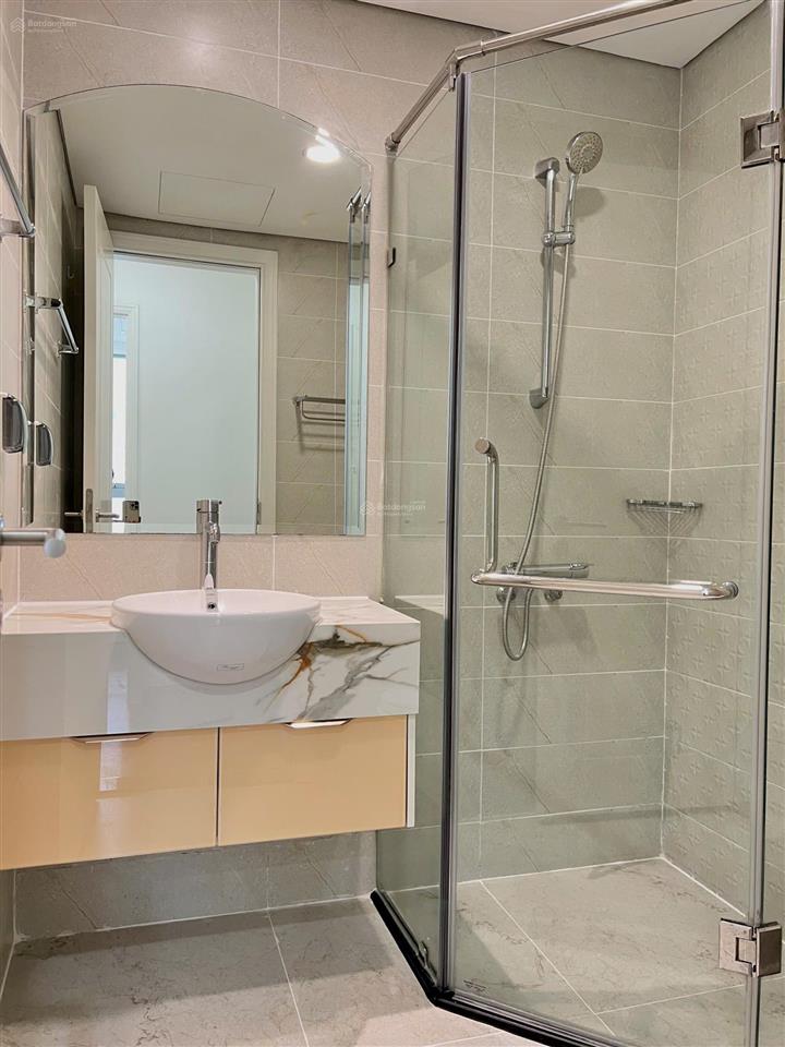 Bán cc vinhomes central park, 120m2, 3pn, 2wc, đầy đủ tiện nghi, uy tín