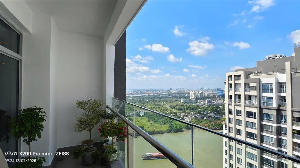 Bán căn hộ 4pn 3wc tại vinhomes central park, 22 tỷ, 160m2, q. bình thạnh, chỉ với nhiều tiện ích