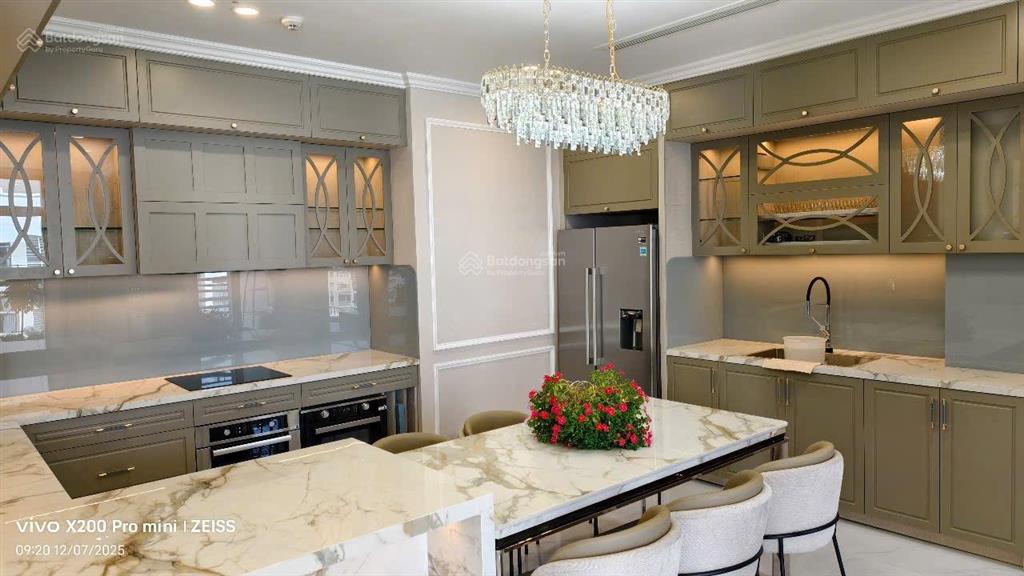Bán căn hộ 4pn 3wc tại vinhomes central park, 22 tỷ, 160m2, q. bình thạnh, chỉ với nhiều tiện ích